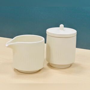 Citrine Retail CREAMER & SUGAR SET Cream Colour Stoneware Ceramic NIB NWT Gift